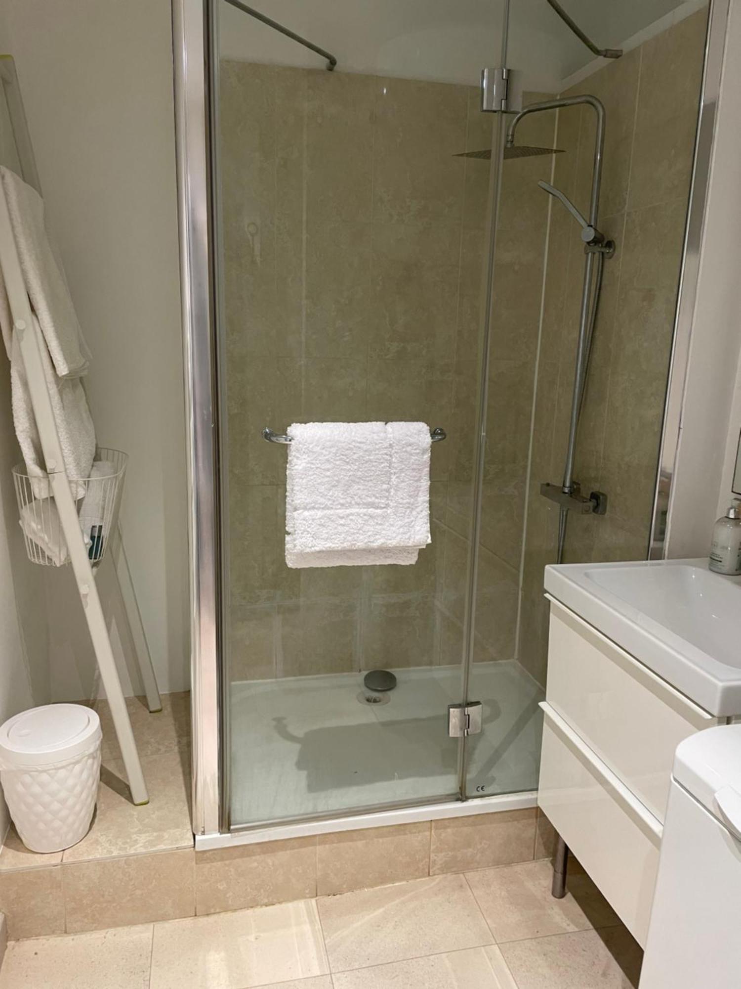 Appartement Au Port Dinan Exteriör bild