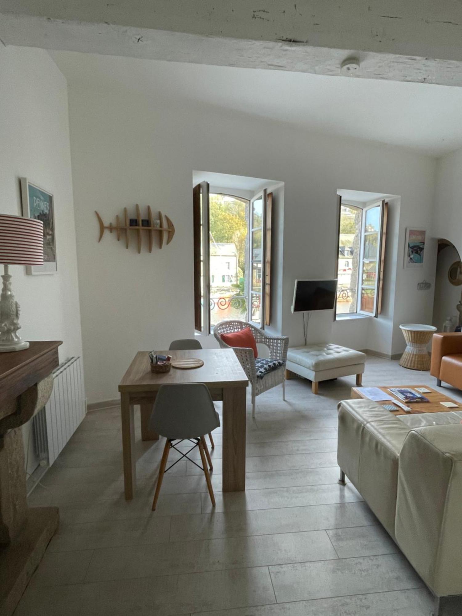 Appartement Au Port Dinan Exteriör bild