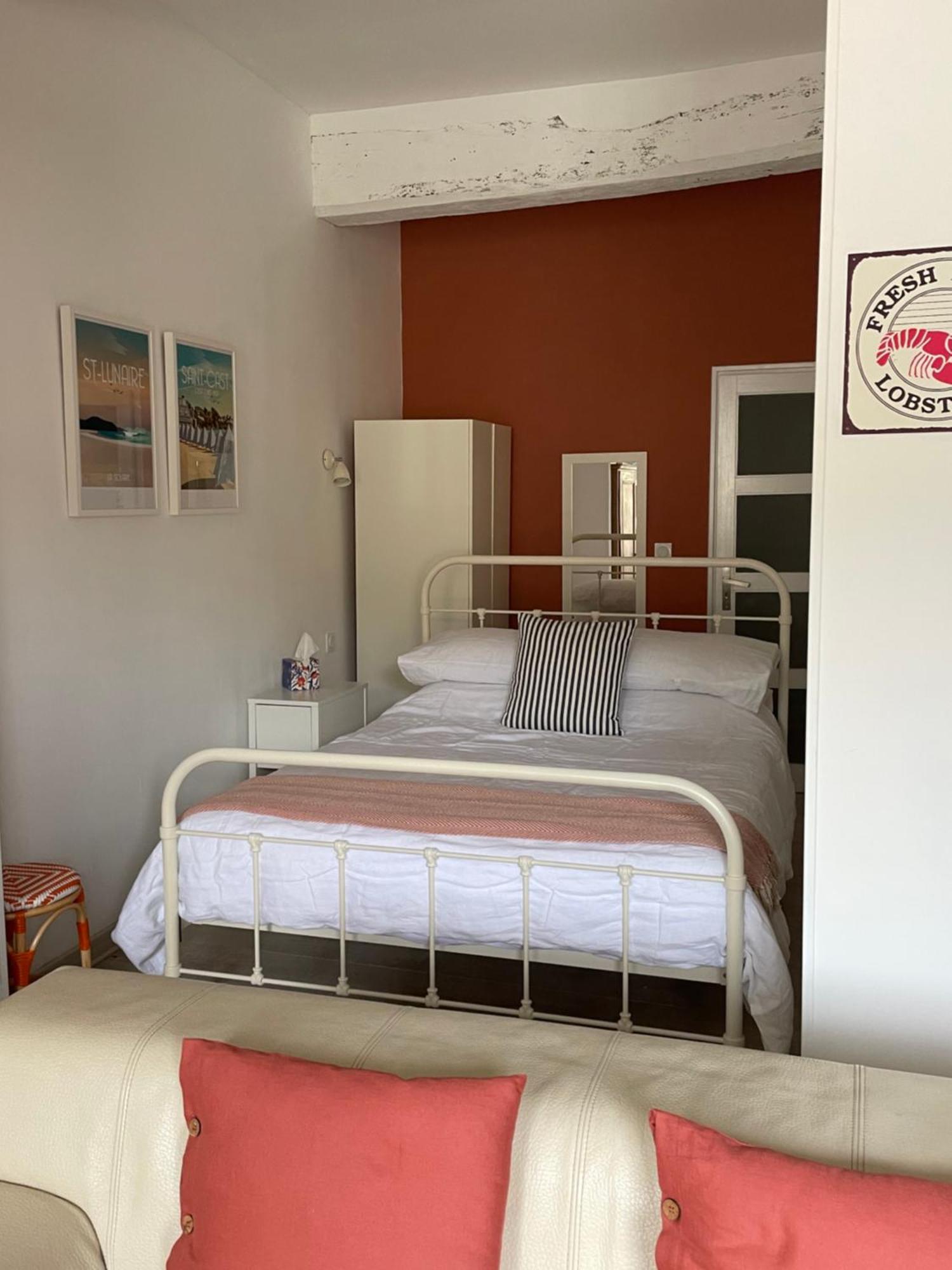 Appartement Au Port Dinan Exteriör bild
